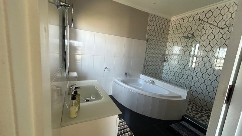 4 Bedroom Property for Sale in Pinnacle Point Golf Estate Western Cape